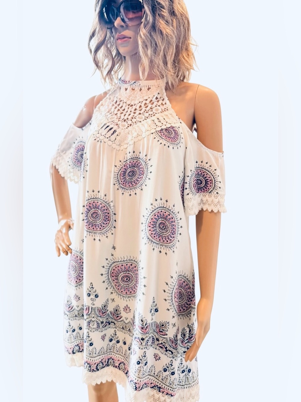 LISTICLE halter dress white & blue ties on neck Fully lined Sz S comfy